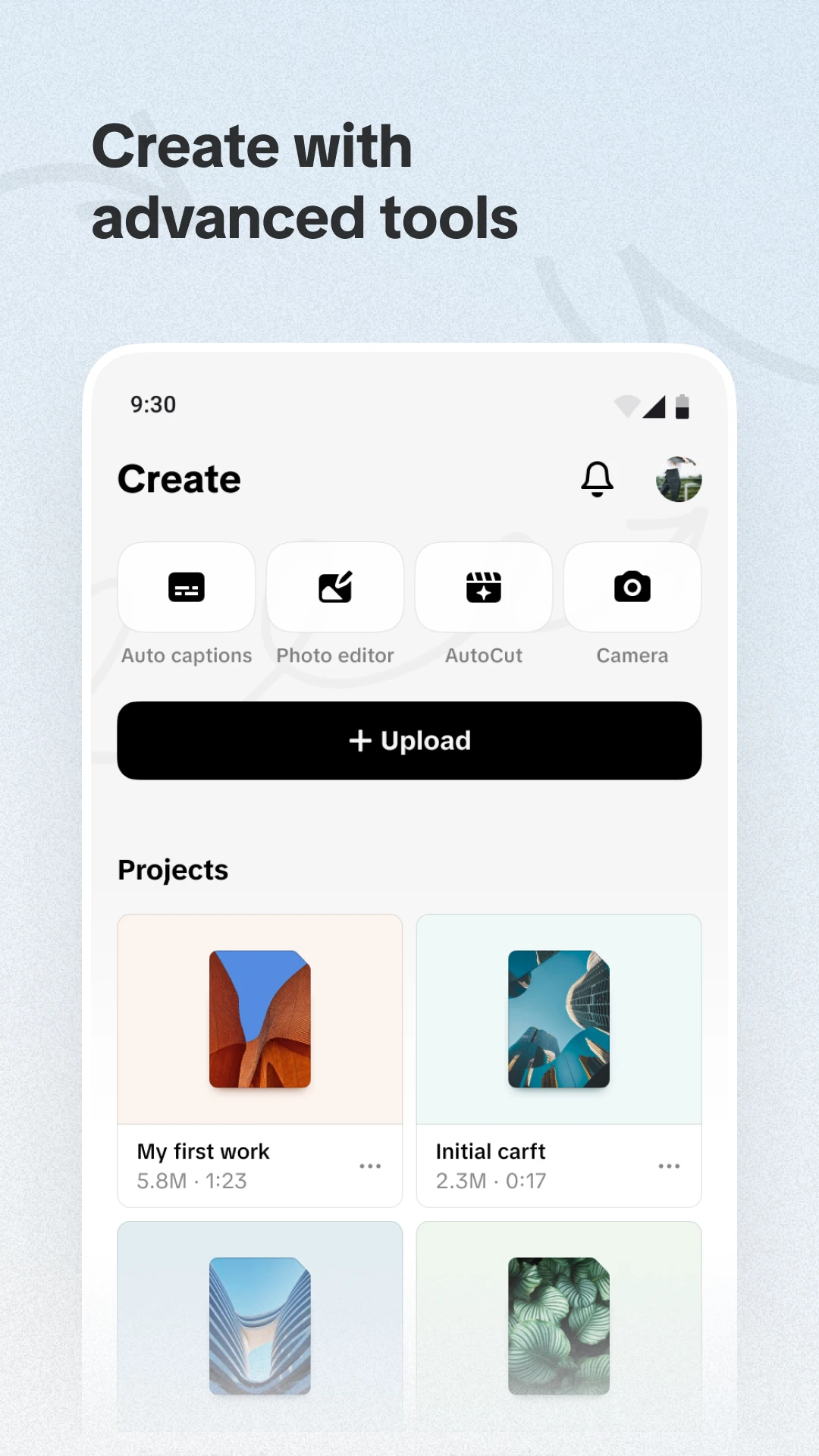 شاشة Create في TikTok Studio تعرض Auto captions وPhoto editor وAutoCut وCamera وزر Upload.